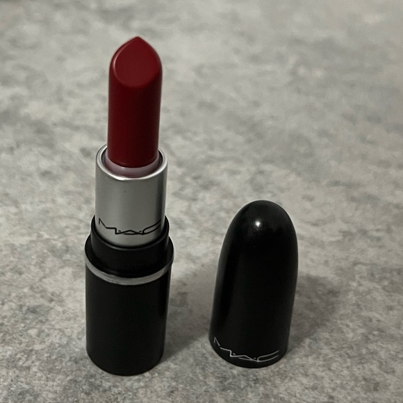 BRAND NEW Mini MAC Lady Bug Lipstick - Picture 4 of 4